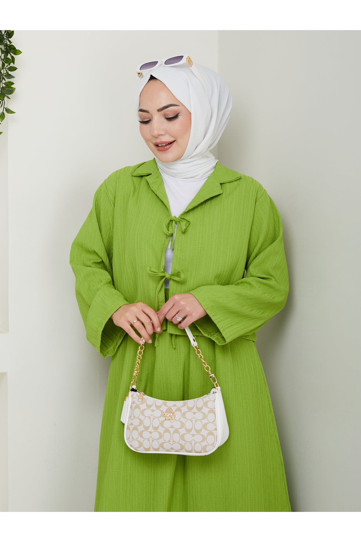 Kadın Tesettür Gofre Kumaş Yağ Yeşili Crop Bağlamalı Şık Modern Etekli İkili Kimono Takım